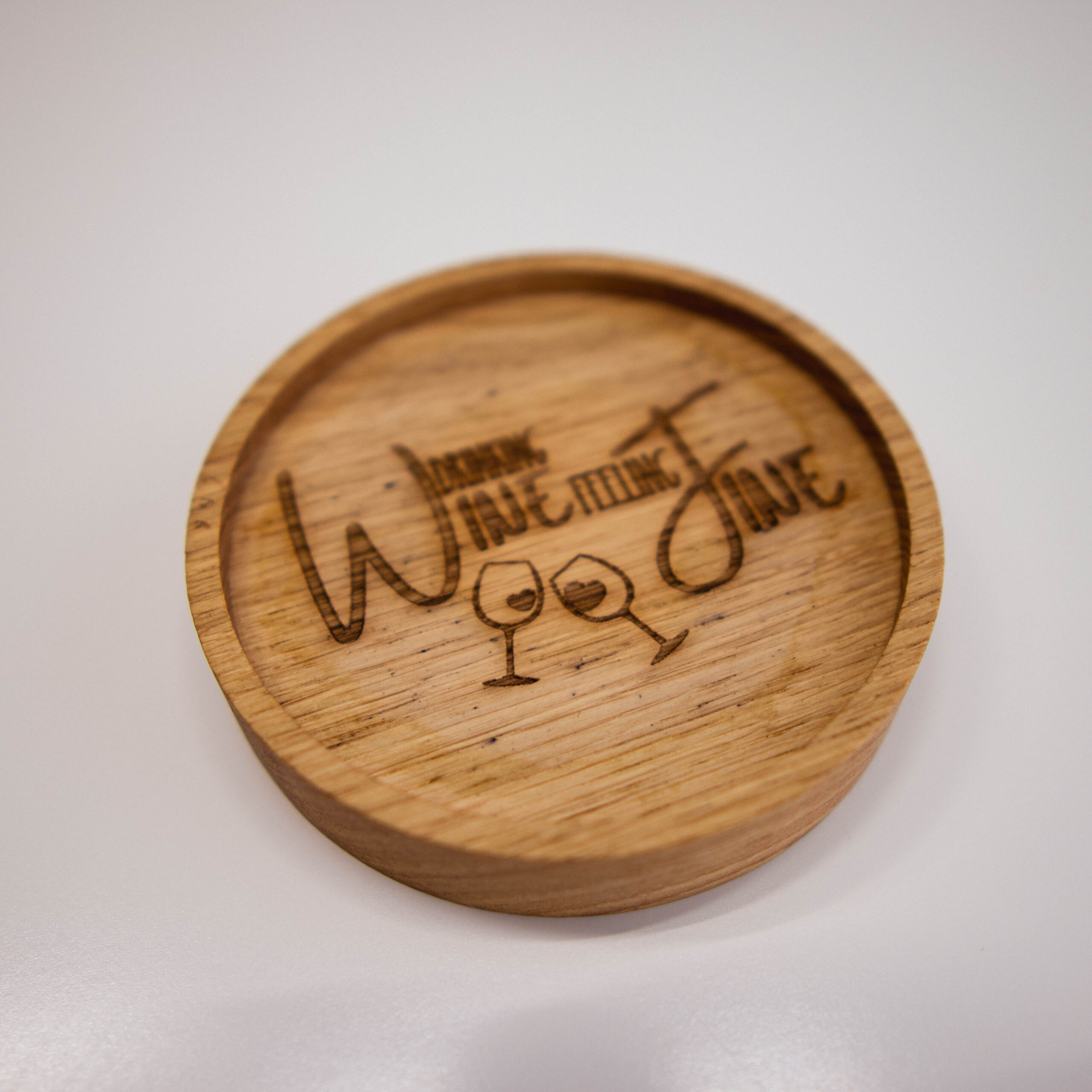 Untersetzer aus Holz Eiche mit Wein-Sprüchen
